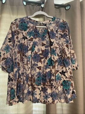 Umgee Cream Floral Pleated Blouse with Teal & Blue Roses